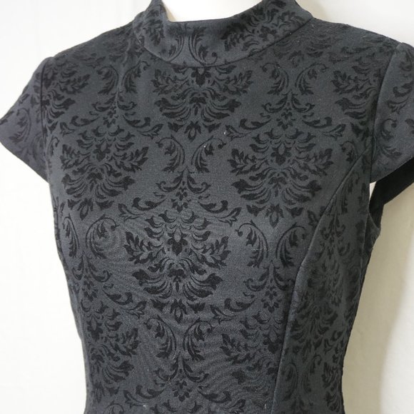 Eliza J. EUC Baroque Dress 🌺BUNDLE & SAVE 🌺